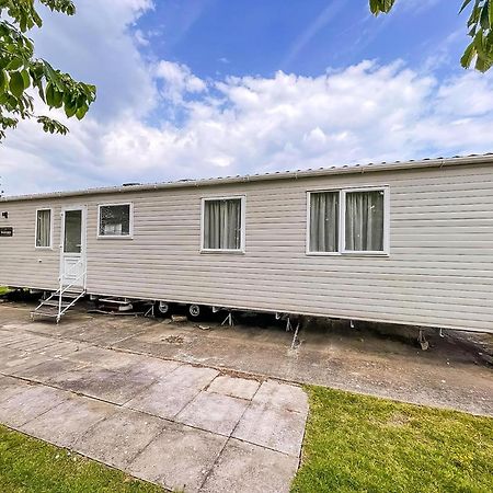 فندق Beautiful 6 Berth Caravan With Decking At Southview Holiday Park Ref 33024O سكيغنيس المظهر الخارجي الصورة